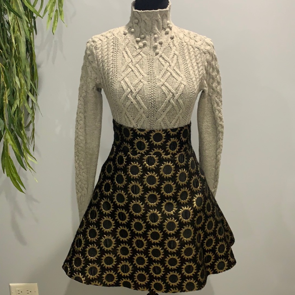 RED Valentino high waisted skirt. Once weared.